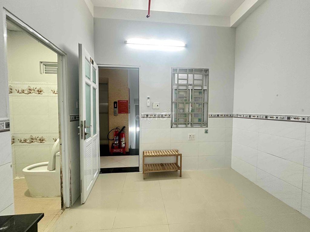 HỖ TRỢ 1TR TIỀN CỌC - HẦM XE RỘNG - CÓ THANG MÁY - QUA VLU,IUH 5p
