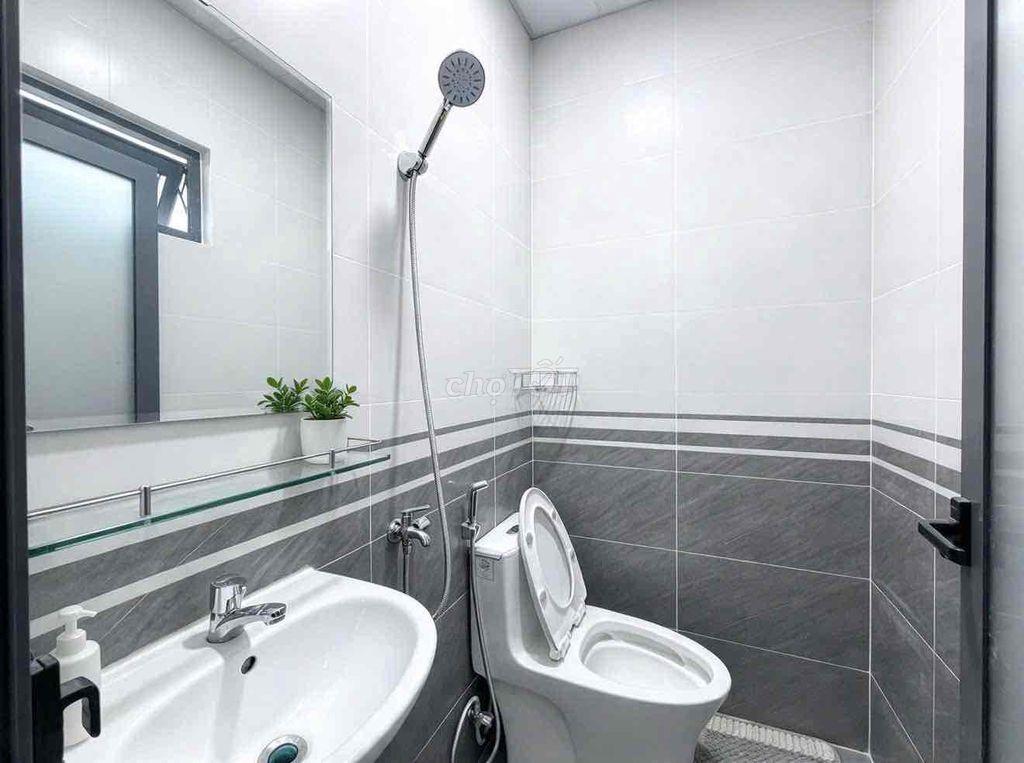 NHÀ MỚI XÂY 100% - Full nội thất - QUA VĂN LANG, IUH, NTTU 5p đi xe