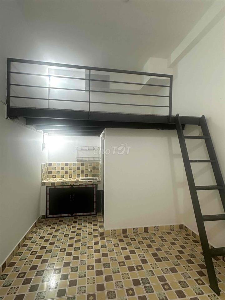 𝐏𝐇𝐎̀𝐍𝐆 𝐓𝐑𝐎̣ thoáng ngay siêu thị  EMart  Phan Huy Ích, Quận Gò Vấp