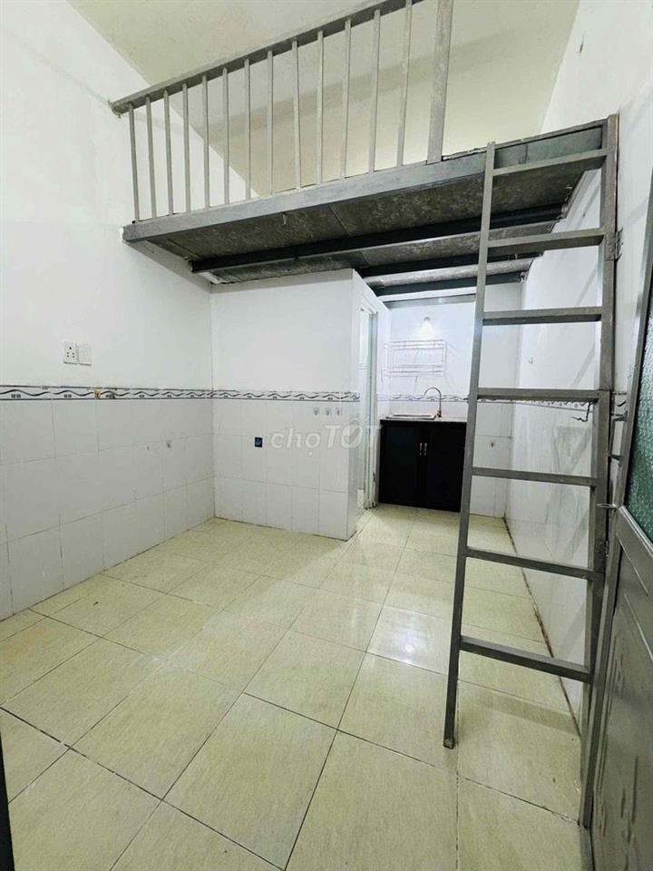Phòng Ngay Lê Văn Việt với Hoàng Hữu Nam, Quận 9, cách Ngã Ba Mỹ Thàn