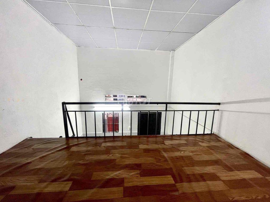 Phòng mới Ngay Lã Xuân Oai với Làng Tăng Phú, Cách Lê Văn Việt 400m