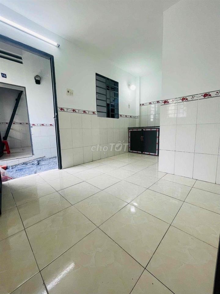 Phòng mới thoáng ngay cổng ĐH Kinh Tế Luật, Ngay Làng ĐH Quốc Gia