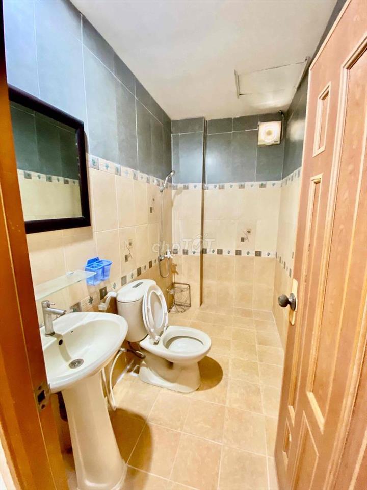 Phòng ban công máy giặt riêng view đẹp có KM