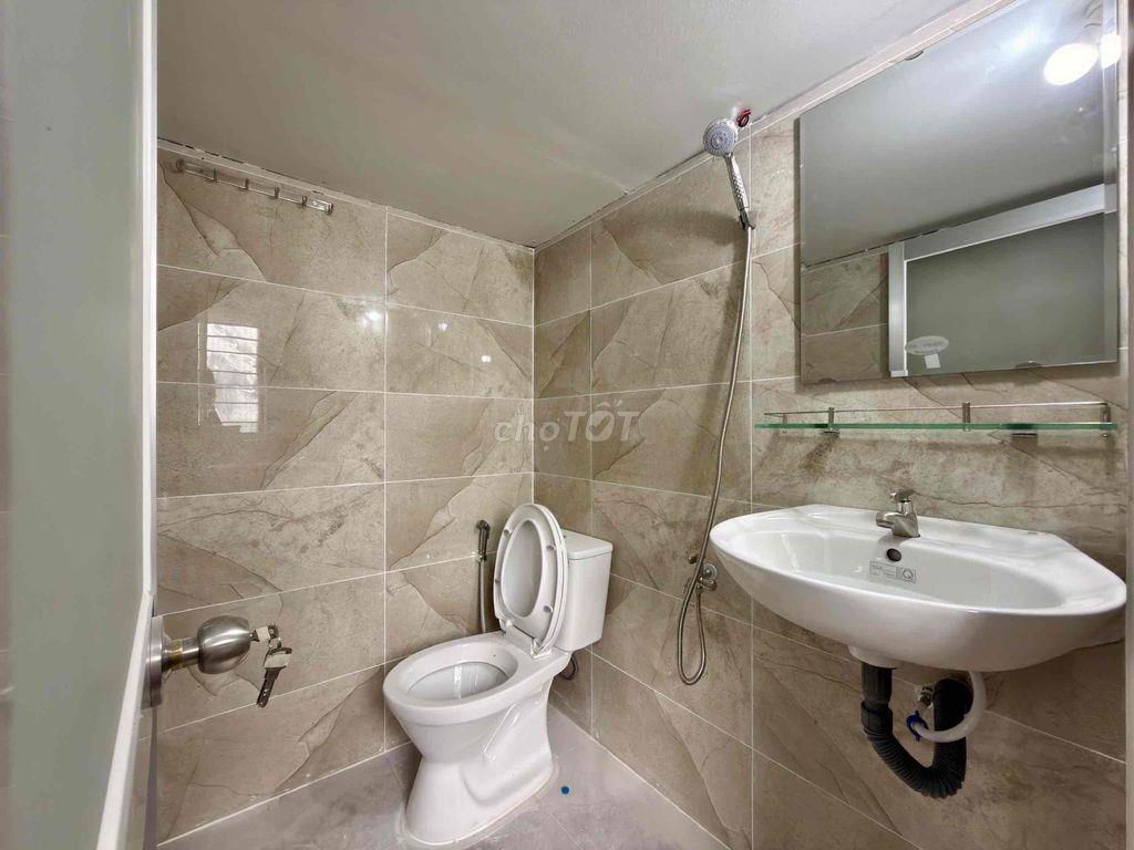 Duplex mới xây cửa sổ trời rộng rãi ở 4 người 4 xe thoải mái