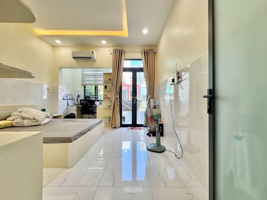 PASS LẠI PHÒNG STUDIO - BAN CÔNG TO - FULL NỘI THẤT - NGAY ĐẠI HỌC UTH