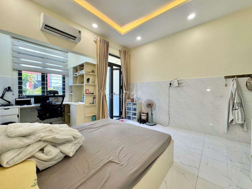 PASS LẠI PHÒNG STUDIO - BAN CÔNG TO - FULL NỘI THẤT - NGAY ĐẠI HỌC UTH