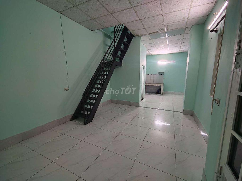 CHO THUÊ NHÀ NGUYÊN CĂN - 2 PHÒNG NGỦ - CHÍNH CHỦ - NGAY BÌNH HƯNG HÒA