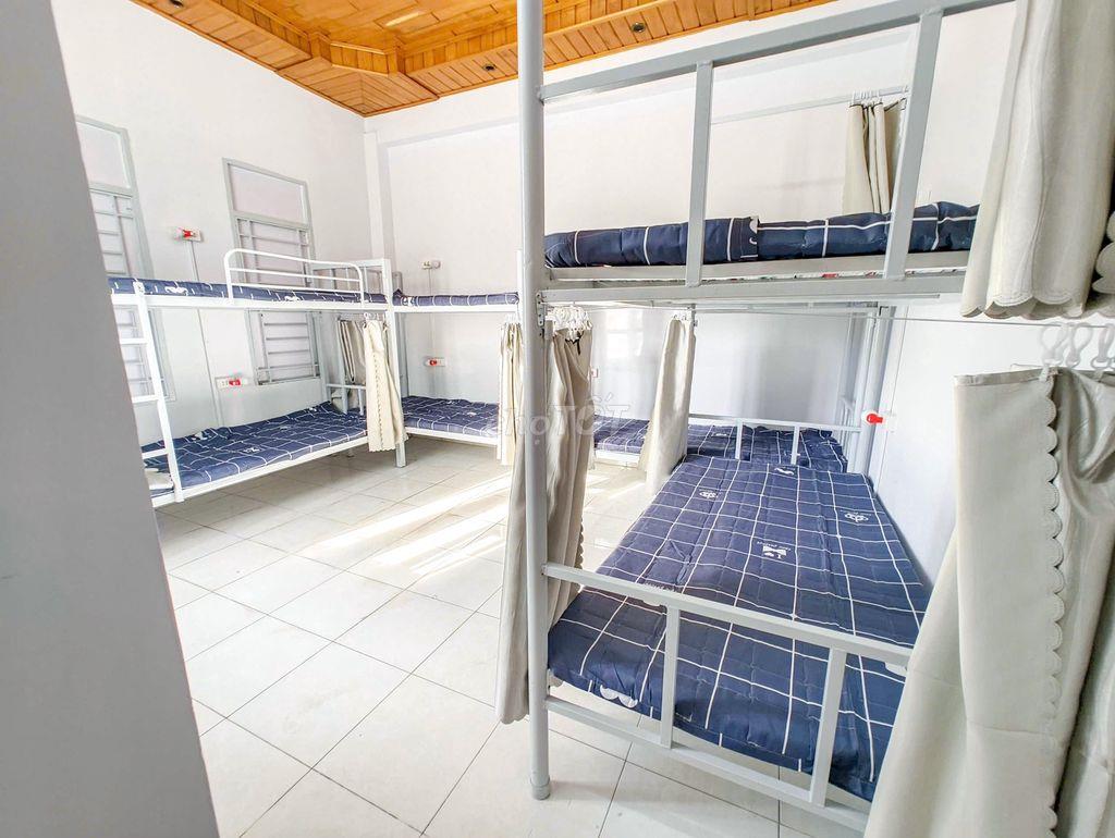 KTX NAM NỮ THUẬN TIỆN QUA IUH, VLU 