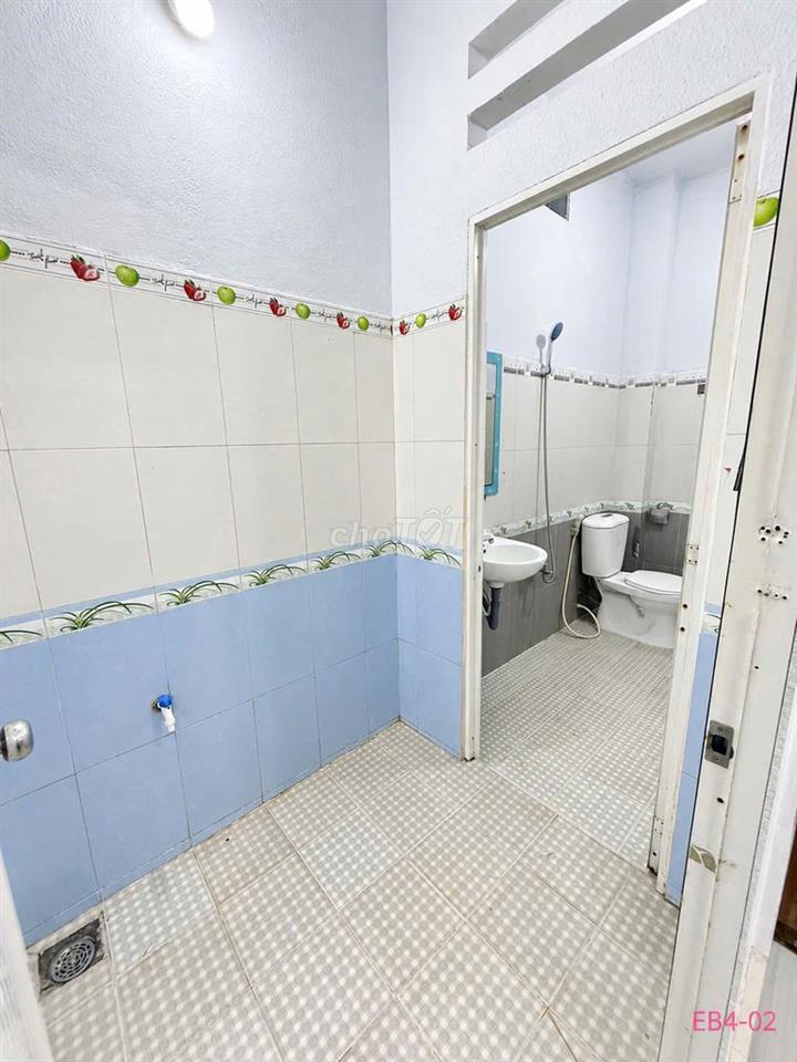 PHÒNG TRỆT CÓ GÁC SẠCH SẼ GIÁ RẺ NGAY QUANG TRUNG & 1PN TÁCH BẾP