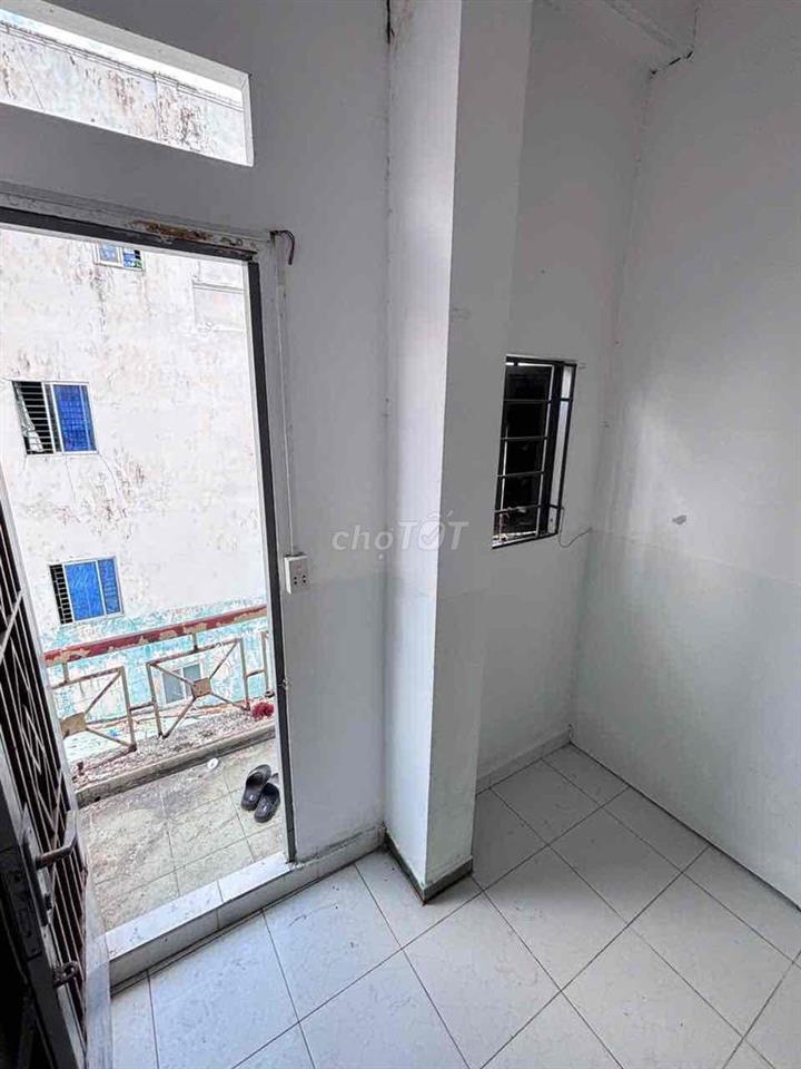 Phòng Trọ Có Gác - Ngã 5 chuồng chó