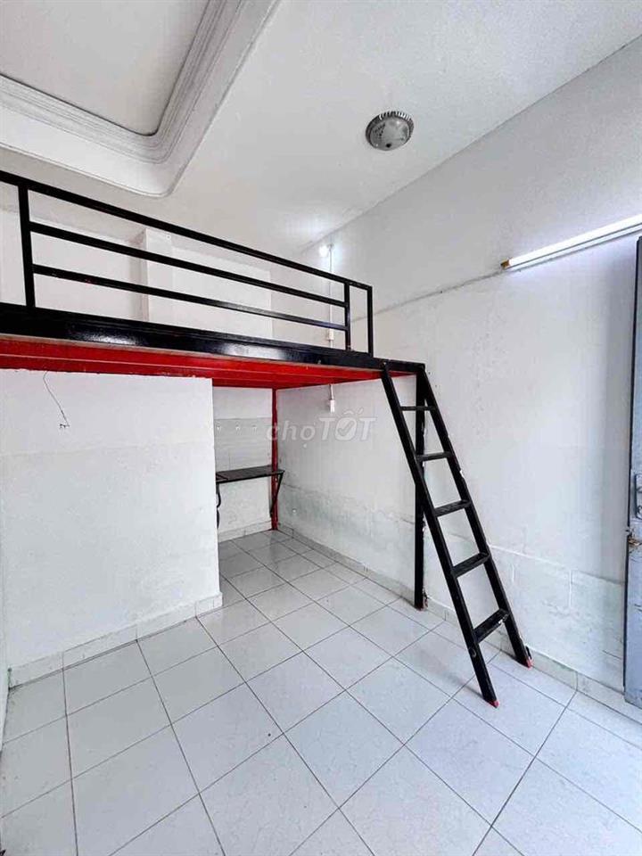 Phòng Trọ Có Gác - Ngã 5 chuồng chó