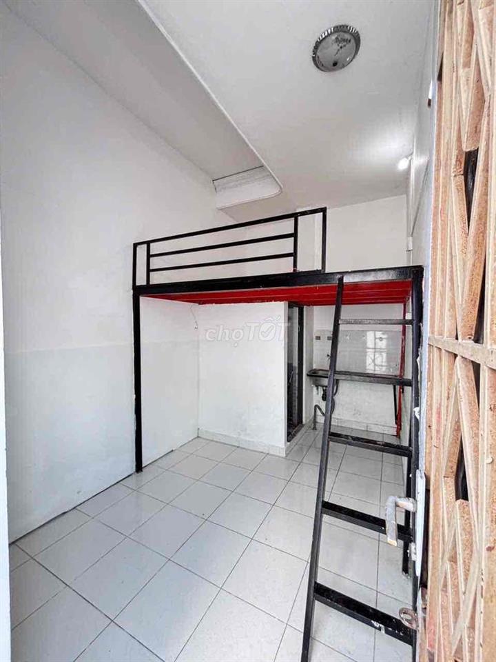 Phòng Trọ Có Gác - Ngã 5 chuồng chó
