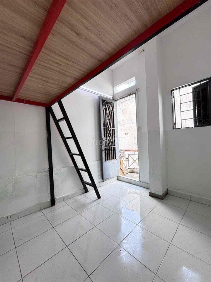 Phòng Trọ Có Gác - Ngã 5 chuồng chó