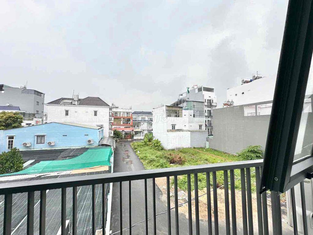 Phòng Ban Công - Gần NTTU và VLU - Vườn Lài
