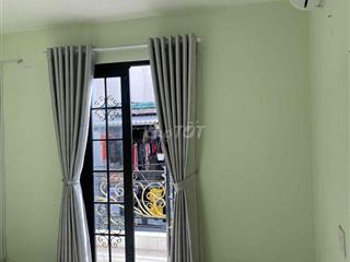 phòng trọ thoáng mát có bancol, máy lạnh, cách IUH 300m