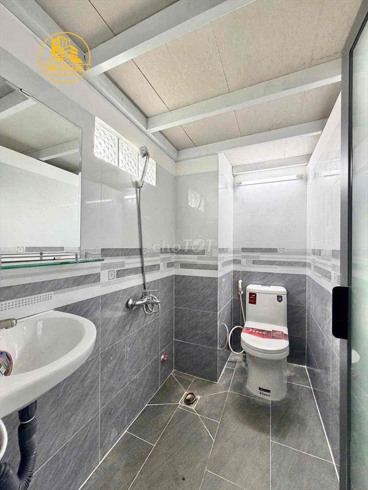 Duplex mới 100% - Full nội thất - Sát ĐH Nguyễn Tất Thành