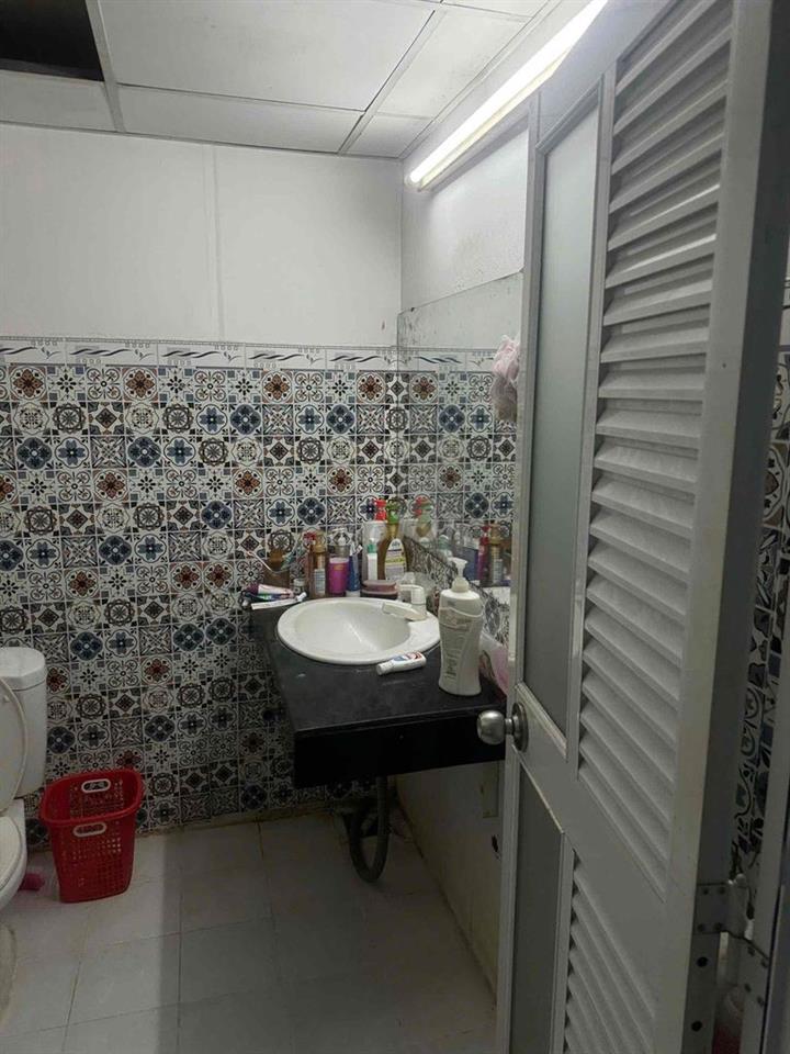 Cho 1 bạn Thuê Phòng