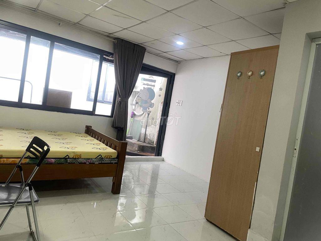 Trệt full nội thất, cửa sổ to