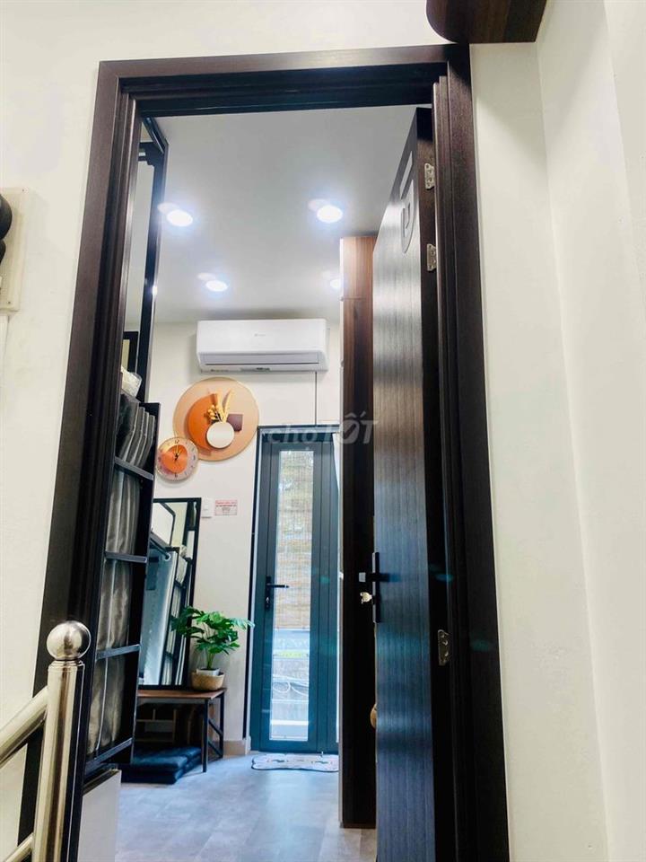 Bán nhà hẻm xe hơi sổ hồng nội thất cao cấp Gò Vấp