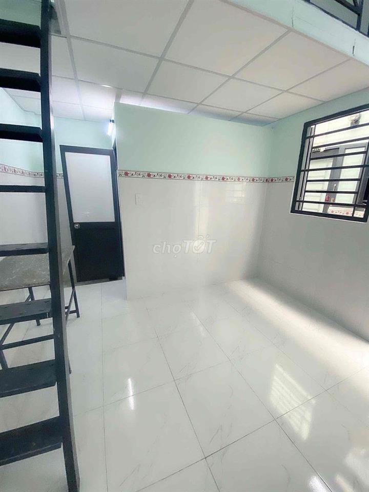 Trọ máy lạnh - gác cao ngay gần IUH