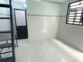 Trọ máy lạnh - gác cao ngay gần IUH