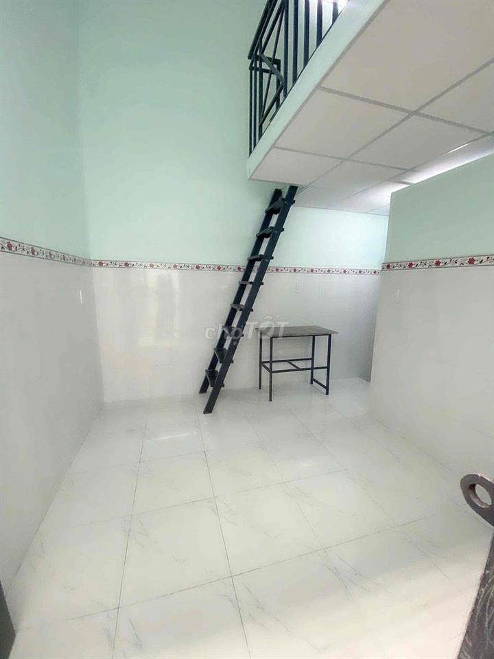 Trọ máy lạnh - gác cao ngay gần IUH