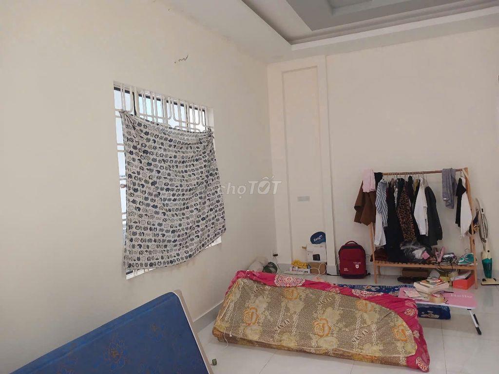 TÌM NỮ Ở GHÉP