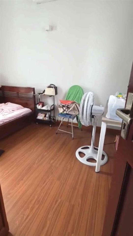 Nhà gđ ko ở share lại phòng điện nước giá dân
