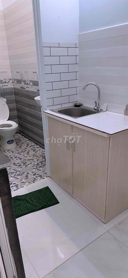 Phòng sạch thoáng gần trường ĐH, CĐ, chợ, Siêu Thị