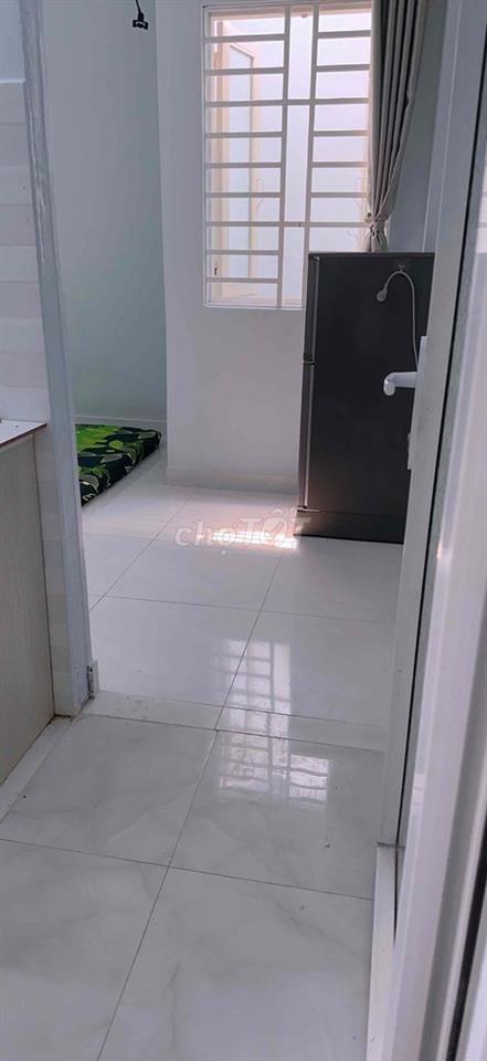 Phòng sạch thoáng gần trường ĐH, CĐ, chợ, Siêu Thị