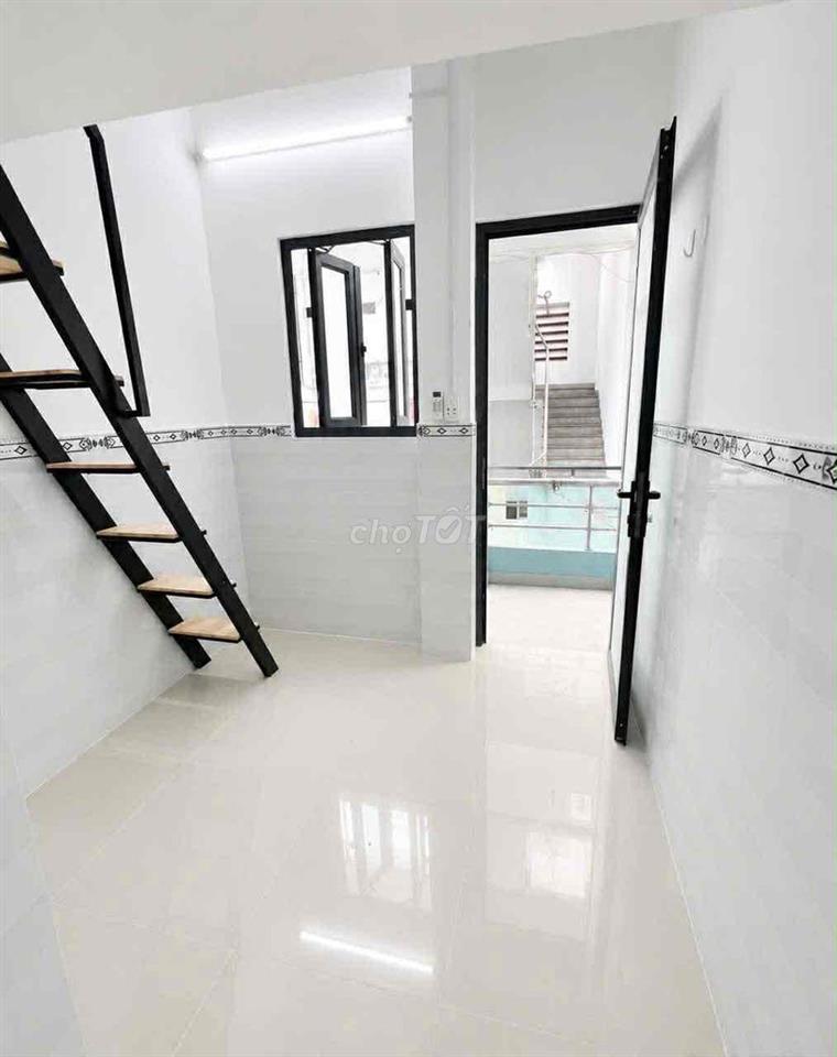 Do về quê gấp nên em pass lại phòng vào ở liền ( hỗ trọ cọc 1tr)