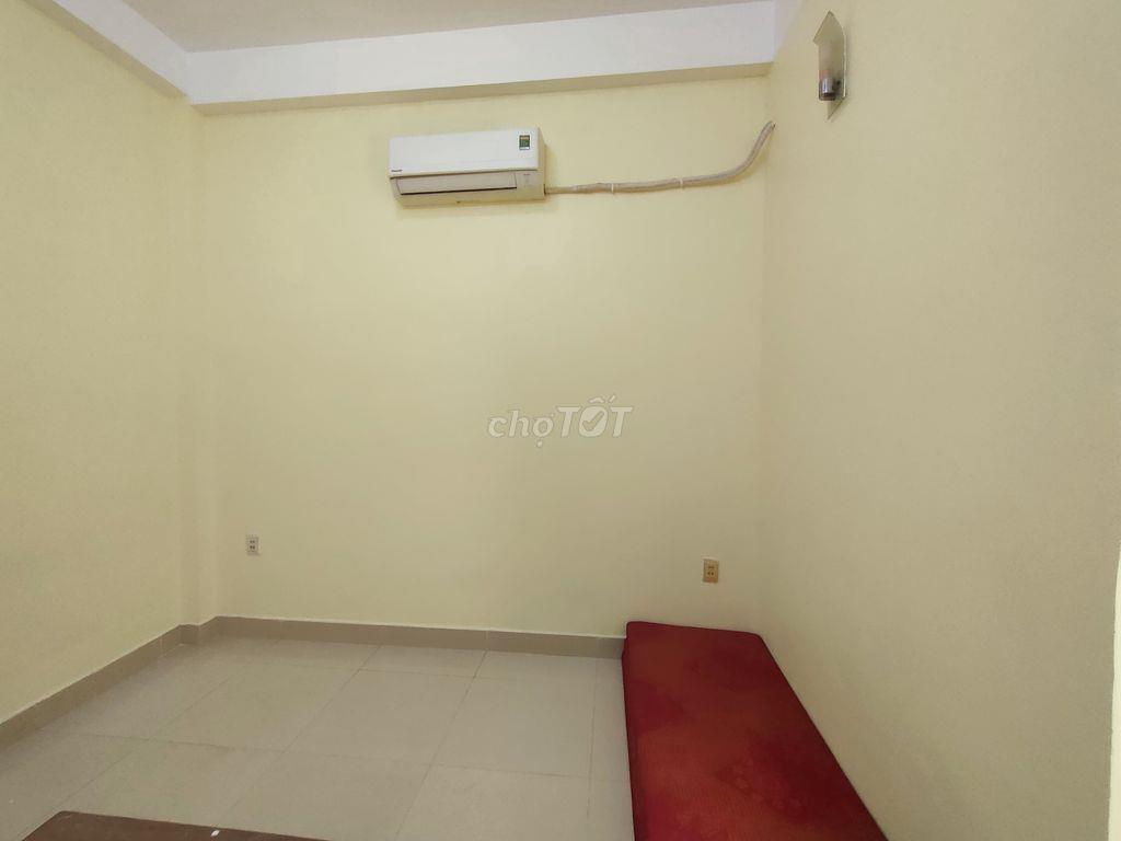 Phòng máy lạnh sạch sẽ thoáng mát ngay đường số 2 chợ TSN Gò Vấp