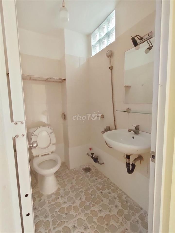 Phòng máy lạnh sạch sẽ thoáng mát ngay đường số 2 chợ TSN Gò Vấp