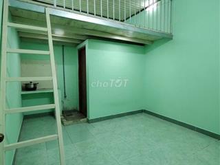 Phòng Trọ Gác Suốt GIÁ RẺ, Sạch Sẽ, Ngay Chợ Xóm Mới