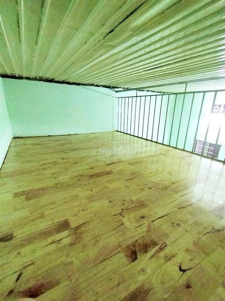 Phòng Trọ Gác Suốt GIÁ RẺ, Sạch Sẽ, Ngay Chợ Xóm Mới
