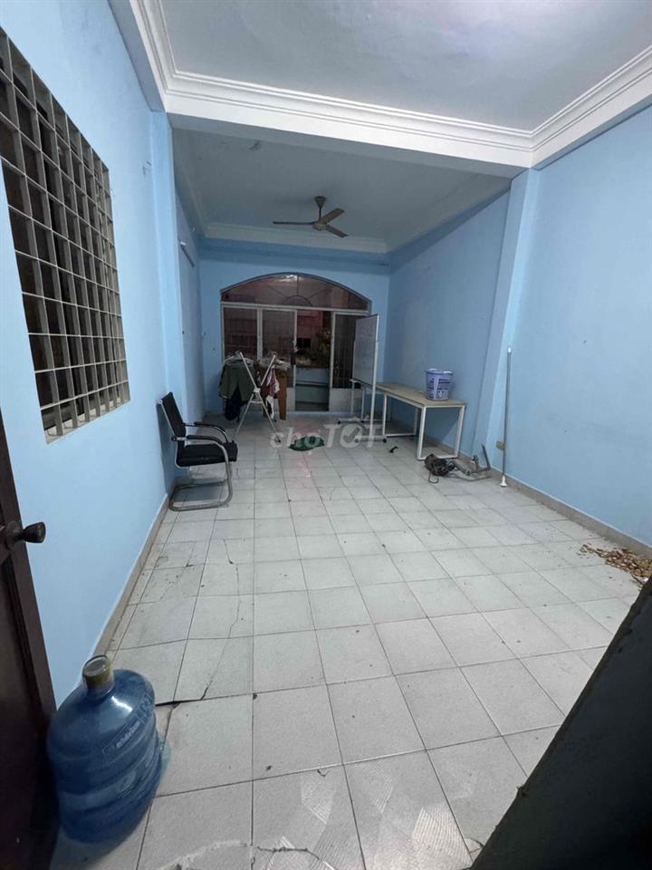 cho sinh viên thêu trọ