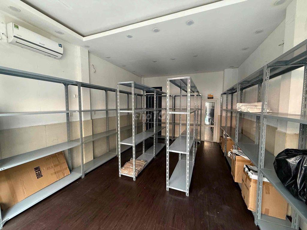 Cho Thuê Mặt Bằng hơn 60m2 Ngay ngã tư Trần Khắc Chân
