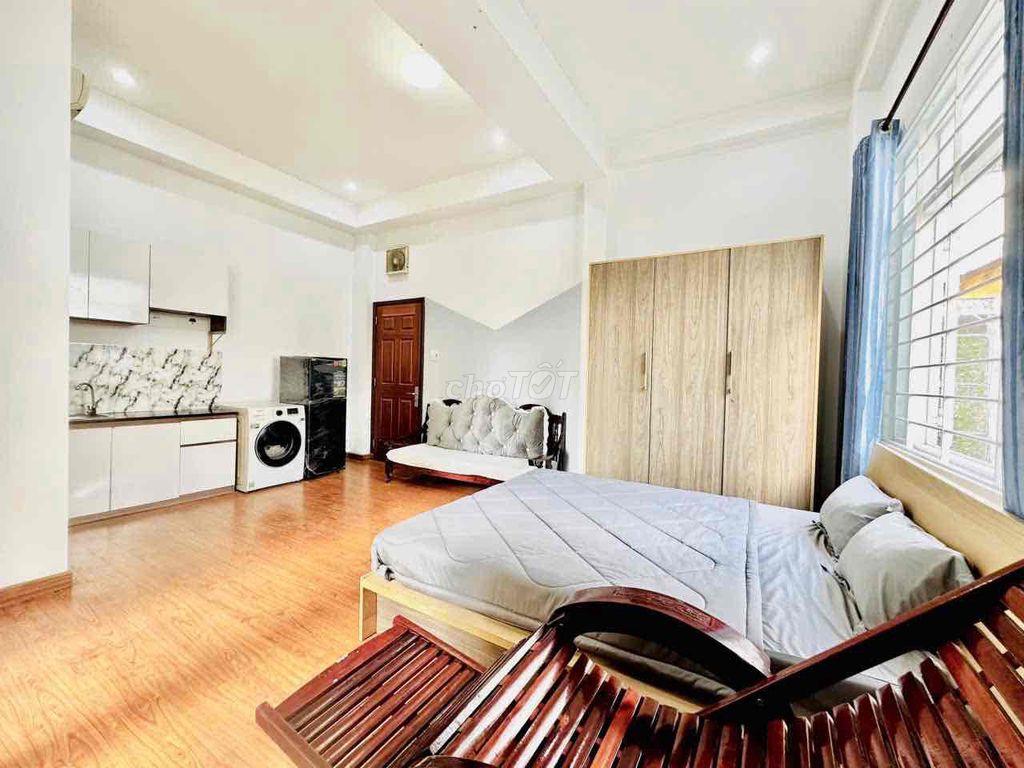 1PN Ban Công Siêu Rộng 50m2 Ngay Ngã Bảy Lý Thái Tổ