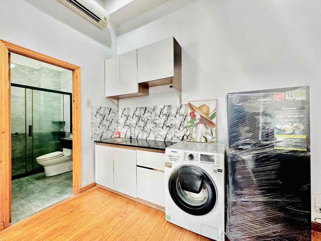 1PN Ban Công Siêu Rộng 50m2 Ngay Ngã Bảy Lý Thái Tổ