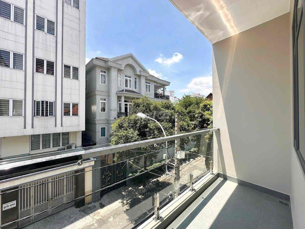 Cho Thuê Căn Hộ Ban Công Mới 100% Ngay CV Làng Hoa