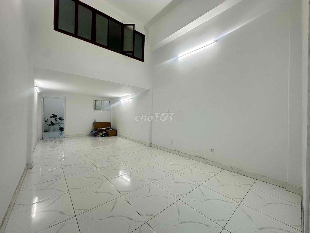 Cho Thuê Mặt Bằng 250m2 VIP Âu Cơ có 5PN 4WC