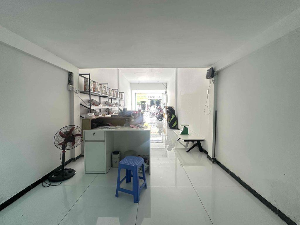 Cho Thuê Mặt Bằng 250m2 VIP Âu Cơ có 5PN 4WC