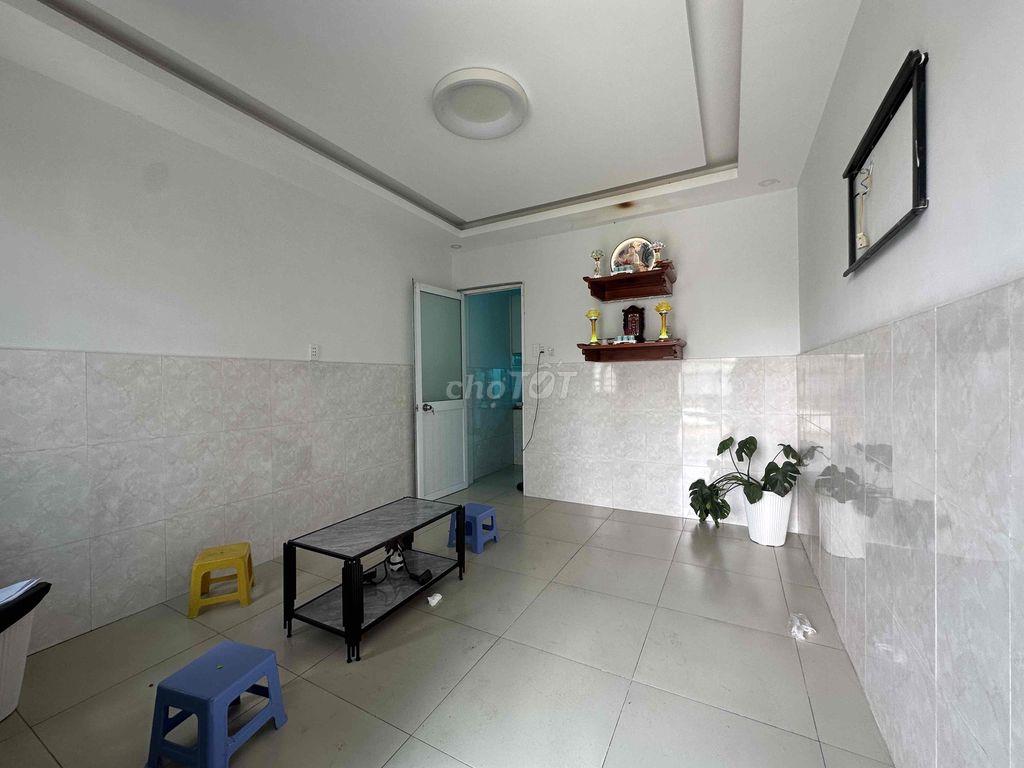 Cho Thuê Mặt Bằng 250m2 VIP Âu Cơ có 5PN 4WC