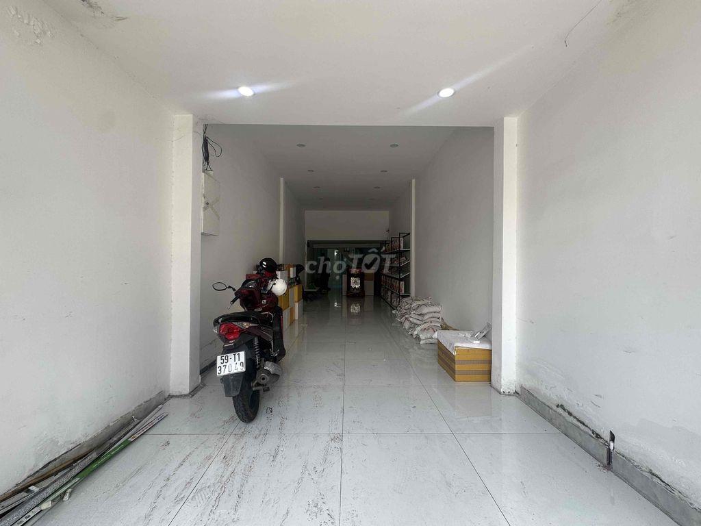 Cho Thuê Mặt Bằng 250m2 VIP Âu Cơ có 5PN 4WC