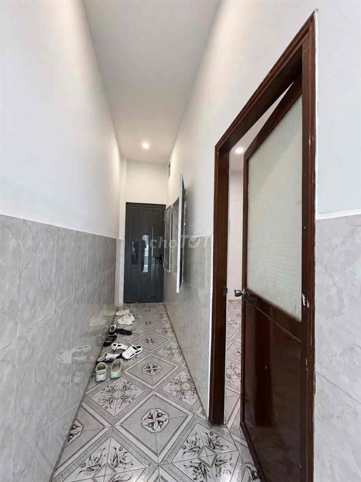 Cho Thuê Mặt Bằng 250m2 VIP Âu Cơ có 5PN 4WC