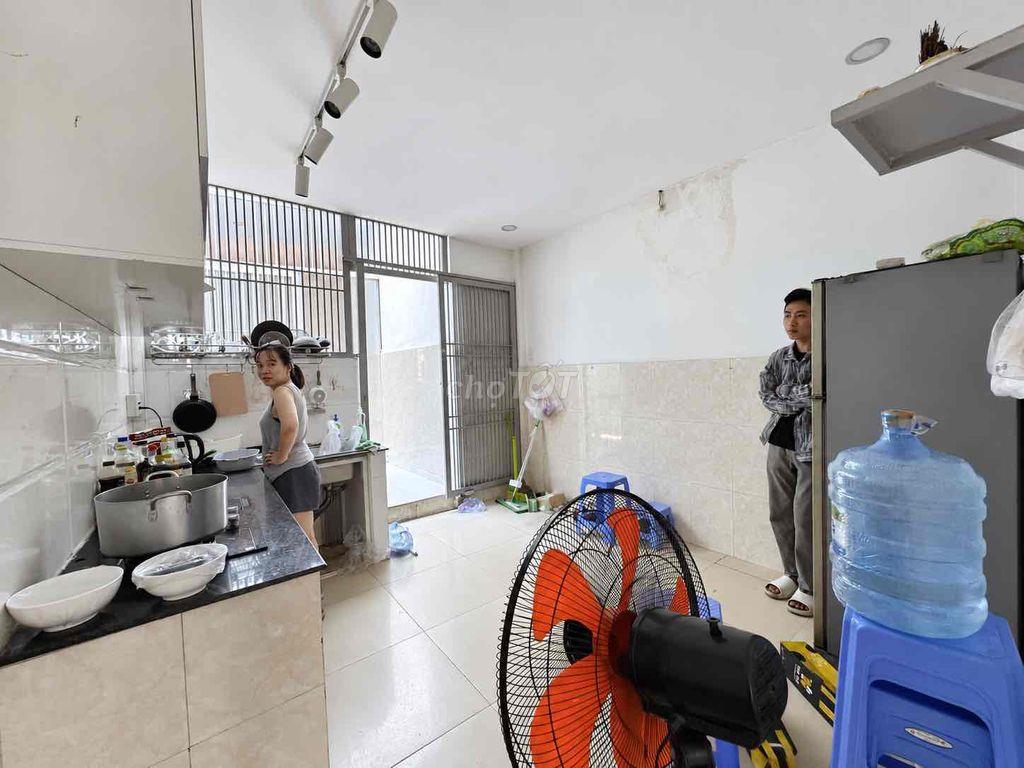 Cho Thuê Mặt Bằng 250m2 VIP Âu Cơ có 5PN 4WC