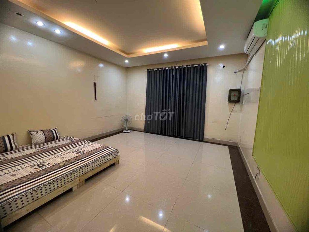 Chính chủ cho thuê phòng rộng sạch sẽ tại Phạm Văn Bạch