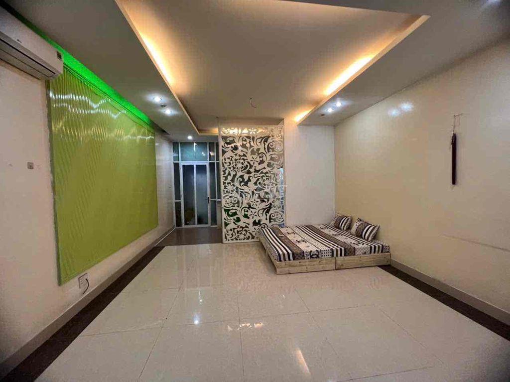 Chính chủ cho thuê phòng rộng sạch sẽ tại Phạm Văn Bạch