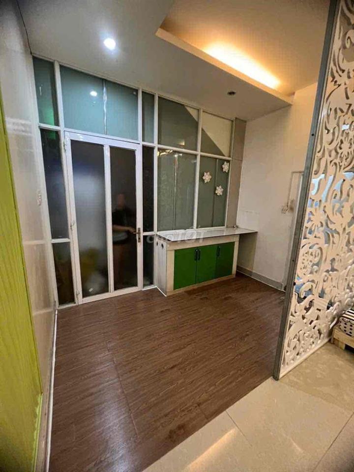 Chính chủ cho thuê phòng rộng sạch sẽ tại Phạm Văn Bạch
