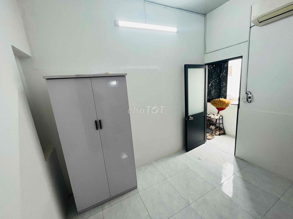 Cọc 2tr Phòng Gác Máy Lạnh giá 3tr3